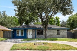 12 Victoria St in Hidalgo, TX - Building Photo