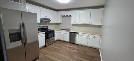 3813 N Bogan Rd in Buford, GA - Building Photo - Building Photo