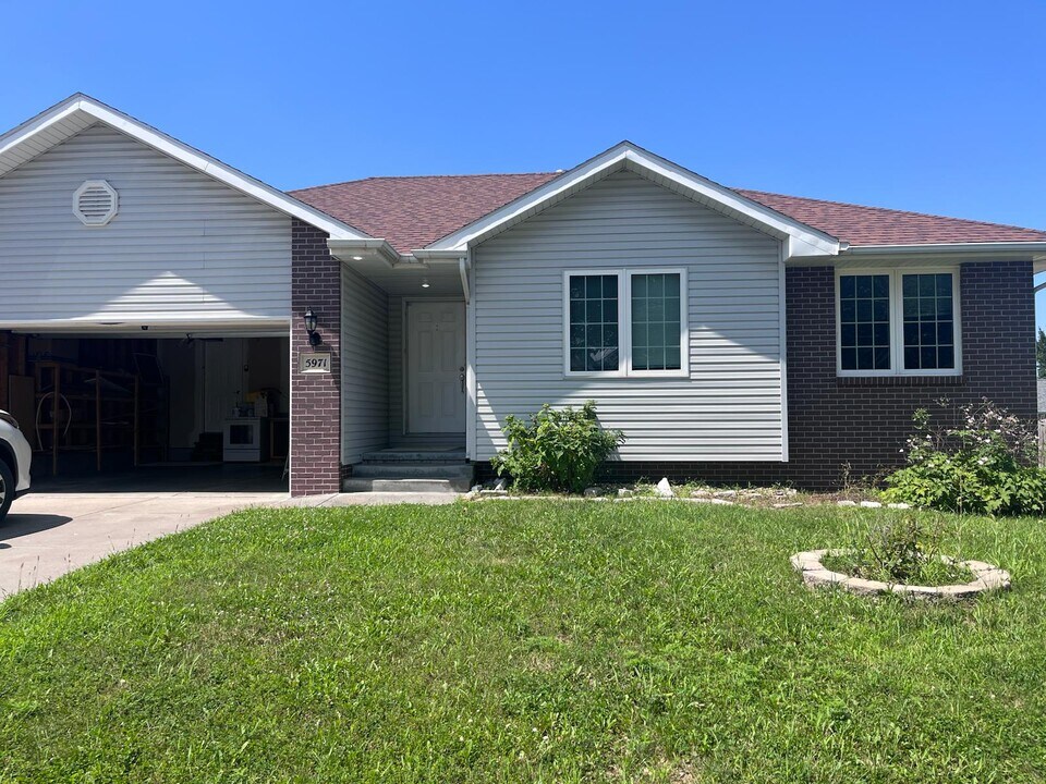 5971 N 23rd St in Lincoln, NE - Building Photo