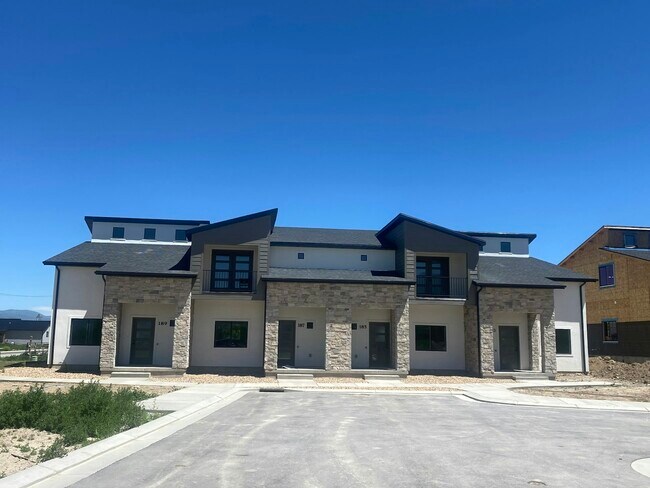 property at 475 175