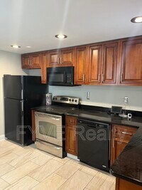 1523 W Pratt St photo'