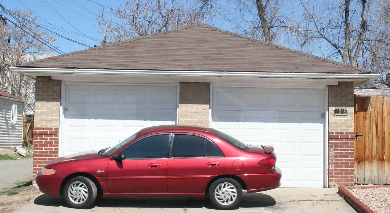 11305 E 17th Ave in Aurora, CO - Building Photo