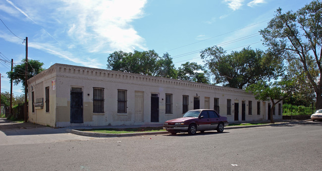 1900 Olive Ave in El Paso, TX - Foto de edificio - Building Photo