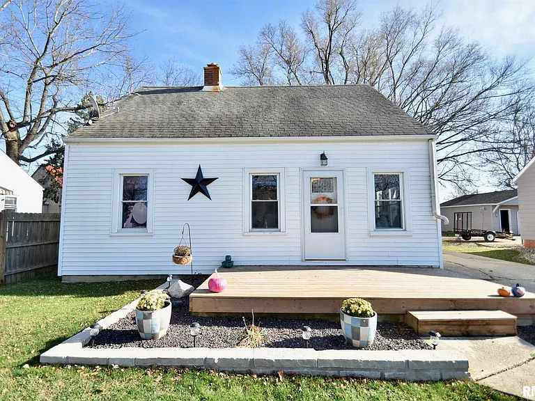 216 S Thorncrest Ave in Creve Coeur, IL - Building Photo