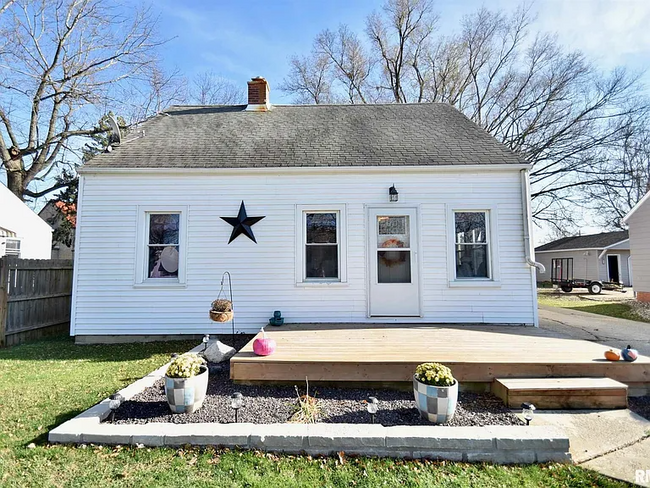 property at 216 S Thorncrest Ave