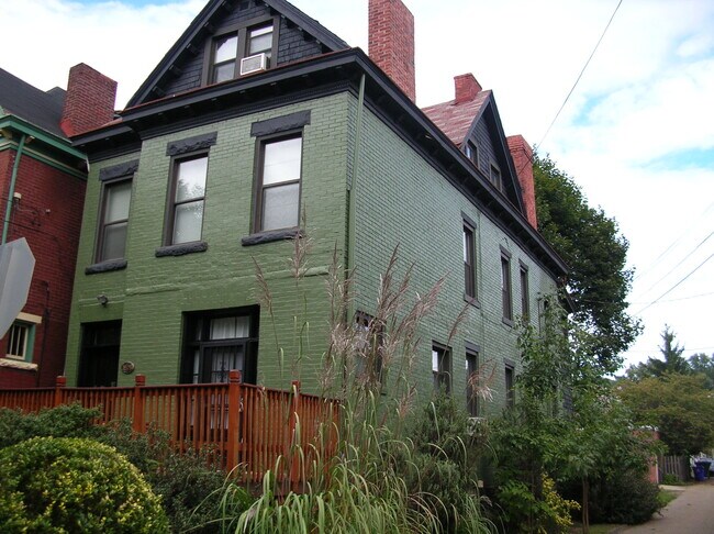 5409 Coral St, Unit #2 in Pittsburgh, PA - Building Photo - Building Photo