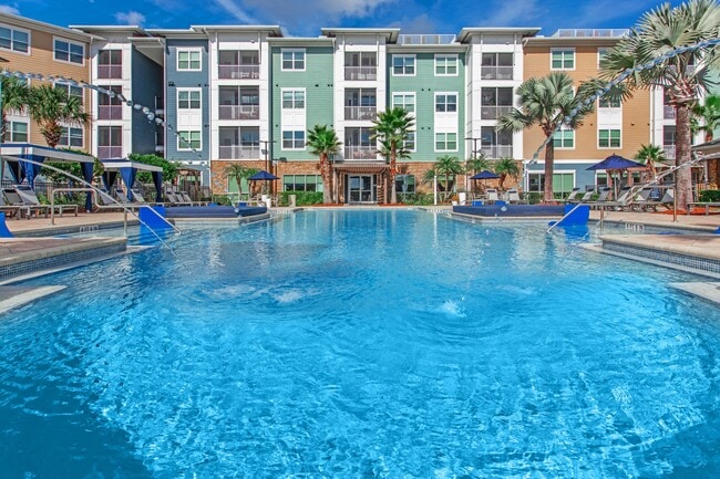 Sola South Lux Apartments