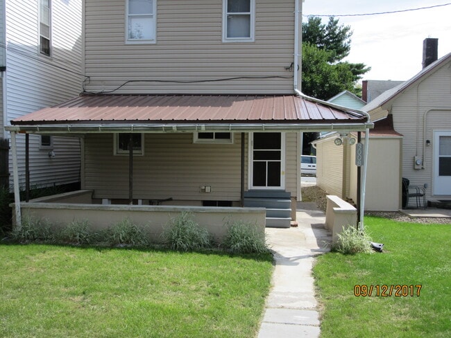 3008 Broad Ave, Unit 2 in Altoona, PA - Foto de edificio - Building Photo