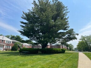 225 N Middletown Rd in Pearl River, NY - Building Photo - Building Photo