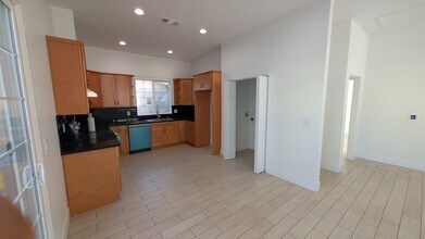 20746 Elaine Ave in Lakewood, CA - Building Photo - Building Photo