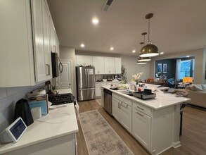 5161 94th Ln N in Brooklyn Park, MN - Foto de edificio - Building Photo
