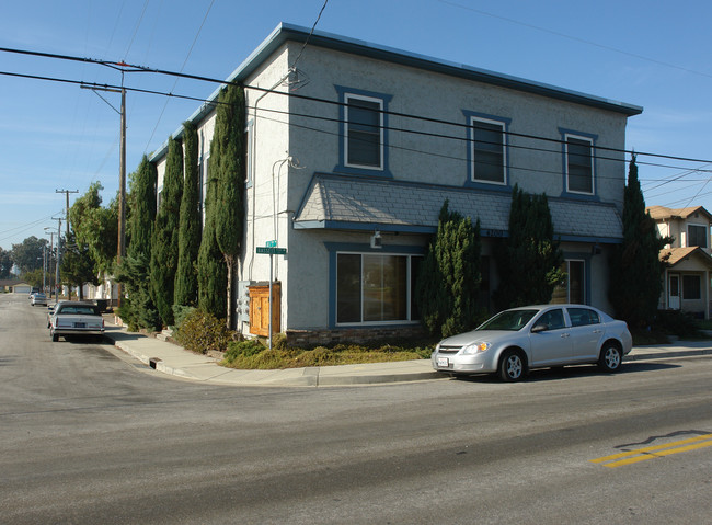 4200 Bassett St in Santa Clara, CA - Building Photo - Building Photo