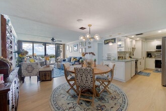 5600 N Flagler Dr in West Palm Beach, FL - Building Photo - Building Photo