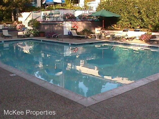 8628 Via Mallorca in San Diego, CA - Building Photo