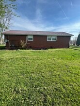 1190 Rossview Rd in Clarksville, TN - Building Photo - Building Photo