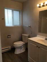 2415 8th Ave N-Unit -#4 in Seattle, WA - Foto de edificio - Building Photo