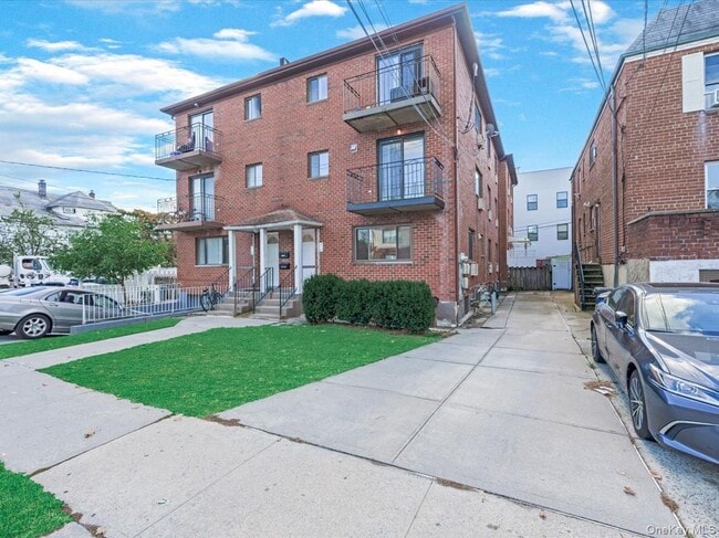 214-16 40th Ave in Queens, NY - Building Photo - Building Photo