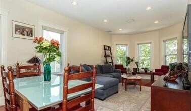 148 Albion St, Unit 7 in Somerville, MA - Building Photo - Building Photo