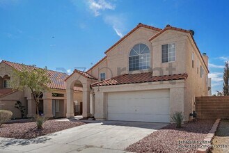 10005 Dove Ridge Dr in Las Vegas, NV - Building Photo - Building Photo