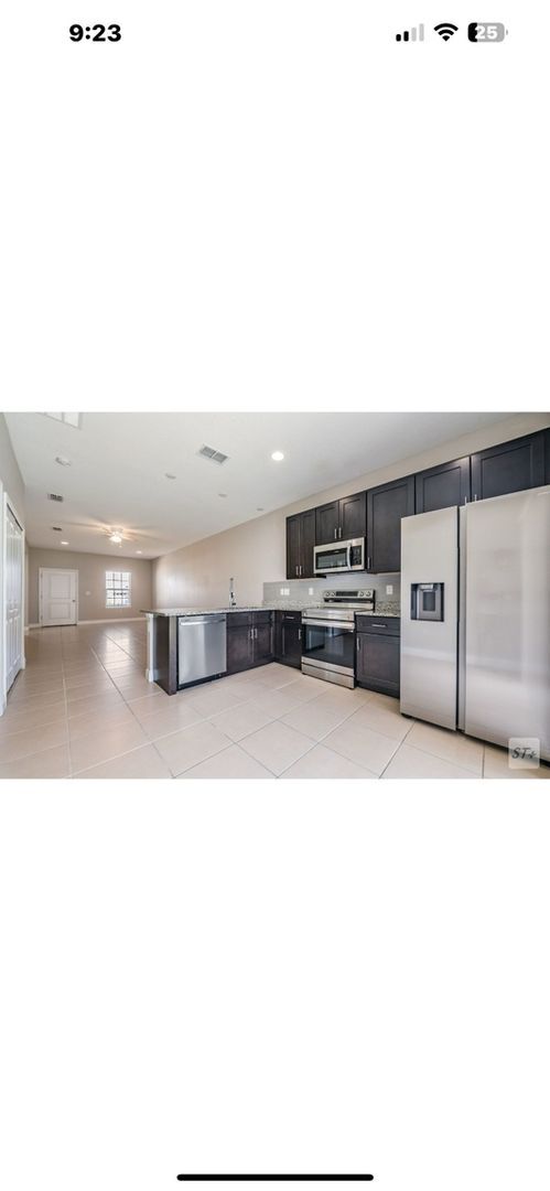 627 Yak Ct in Poinciana, FL - Foto de edificio - Building Photo