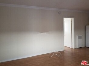 615 N Rossmore Ave in Los Angeles, CA - Foto de edificio - Building Photo