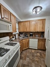 2212 Burger St in Dearborn, MI - Foto de edificio - Building Photo