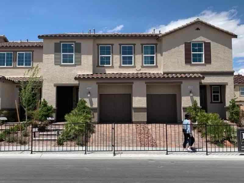 5345 Lazy Breeze Ave in Las Vegas, NV - Building Photo