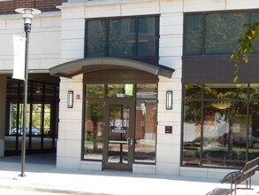 850 Village Center Dr in Burr Ridge, IL - Building Photo - Building Photo