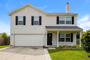 524 Grassy Bend Dr in Greenwood, IN - Building Photo