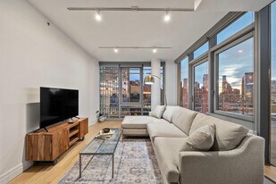 554 W 54th St in New York, NY - Building Photo