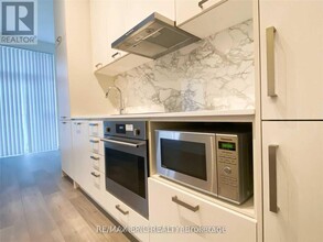 10-310 Honeycrisp Cres in Vaughan, ON - Building Photo - Building Photo