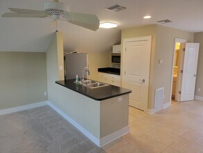 3060 Dickinson Dr in Tallahassee, FL - Building Photo - Building Photo