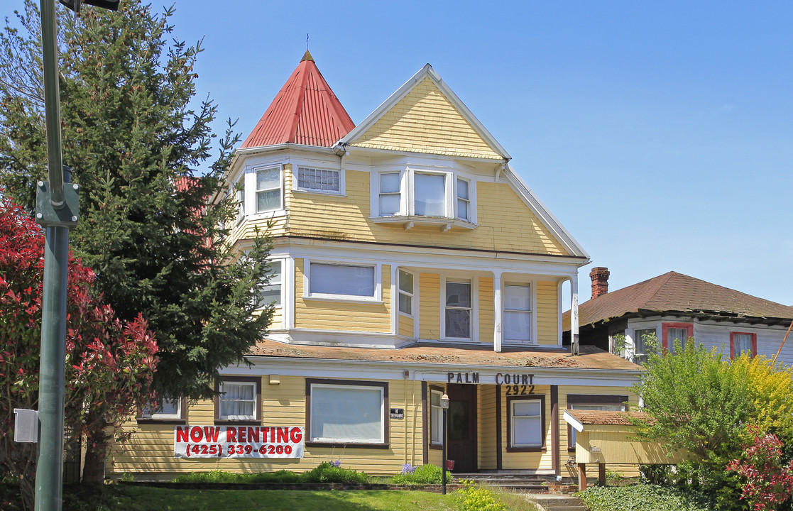 Lentzy Apartments in Everett, WA - Building Photo