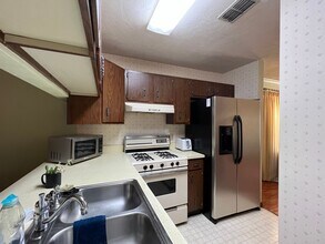 913 New Bedford Dr in DeLand, FL - Building Photo - Building Photo