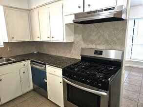 11427 Kirkmeadow Dr in Houston, TX - Foto de edificio - Building Photo