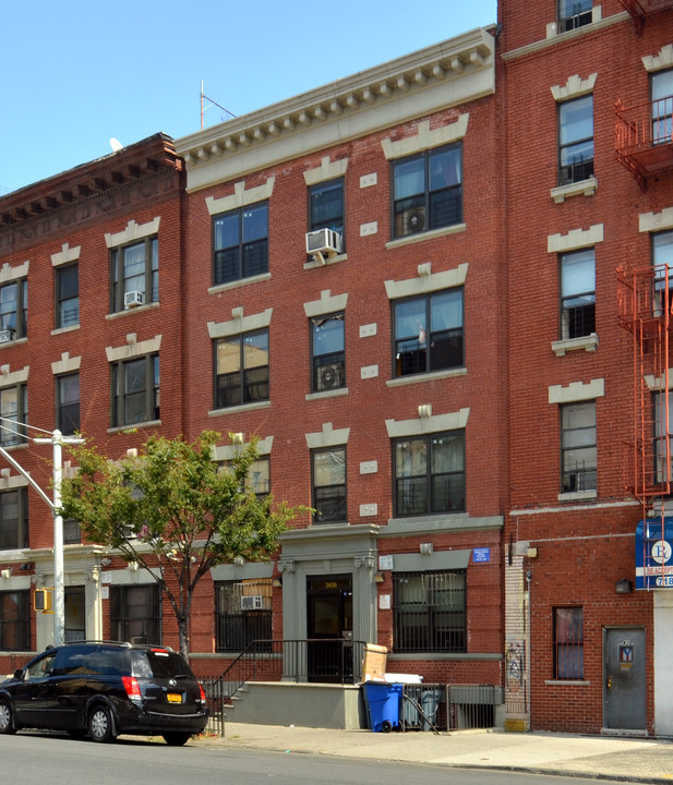 2406 Webster Ave in Bronx, NY - Building Photo