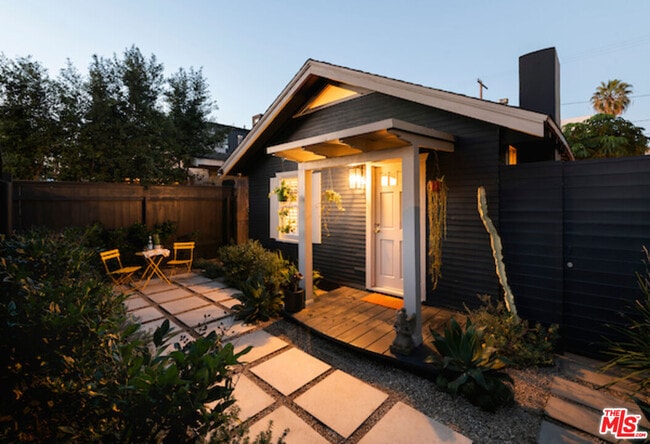 property at 1517 Cabrillo Ave