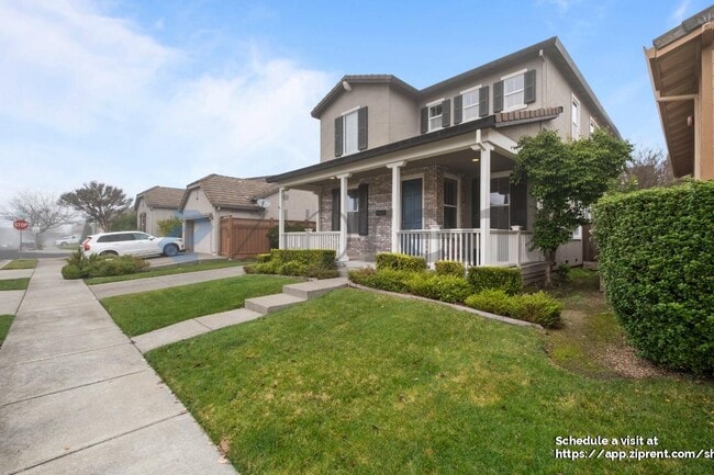 630 Chardonnay Pl in Windsor, CA - Building Photo - Building Photo