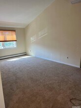 20 Sprat St in Medford, NY - Building Photo - Building Photo