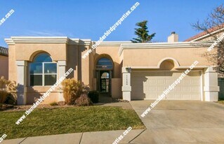 11509 Pine Top Ln NE in Albuquerque, NM - Building Photo
