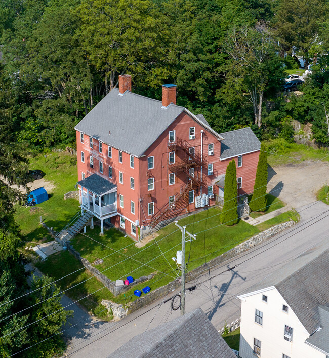 5 Chapel St in Newmarket, NH - Building Photo - Primary Photo