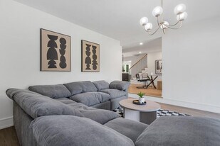 13 Hickory Ave, Unit SI ID1497908P in Niagara-On-The-Lake, ON - Building Photo