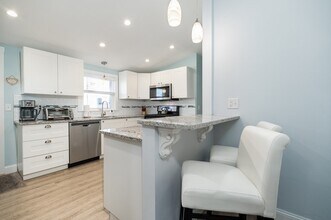 6 Cabo Dr in Gloucester, MA - Building Photo - Building Photo