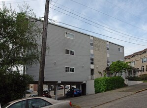 Green Lake Park View Apartments in Seattle, WA - Building Photo - Building Photo