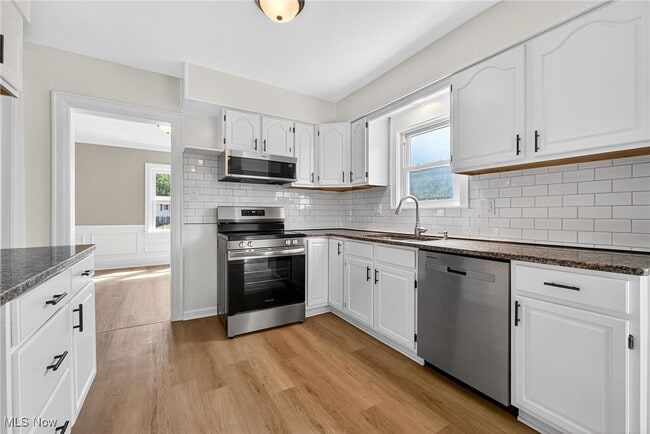 property at 3221 Killian Rd