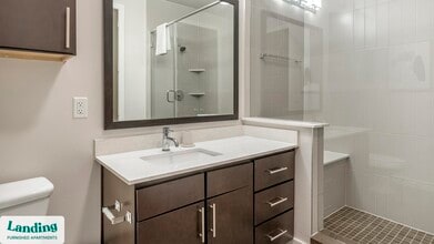 825 Usener St, Unit 619 in Houston, TX - Building Photo - Building Photo