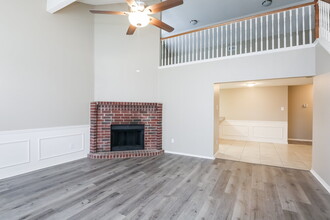 204 Briarglen Dr in Cedar Hill, TX - Building Photo - Building Photo