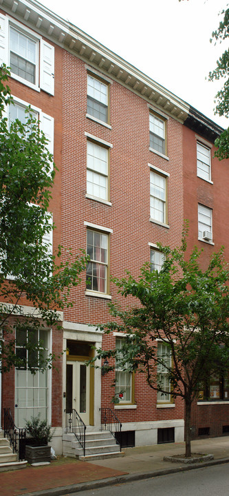 1734 Pine St in Philadelphia, PA - Building Photo