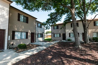 Kipling Townhomes in Lakewood, CO - Foto de edificio - Building Photo