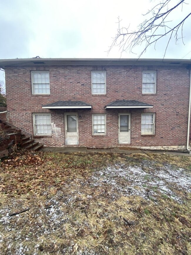 property at 515-517 W 14th St